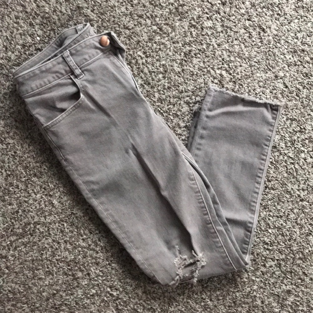Ripped knee super stretch pants
